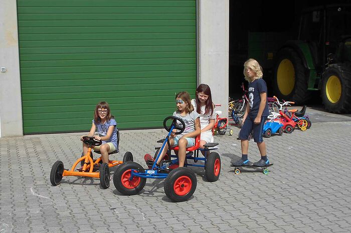 Ponyreiten auf dem Bauernhof im Bayerischen Wald